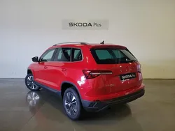 Rojo Nuevo 2024 Skoda Karoq Ambition SUV | 27.900 € (Un poco caro)
