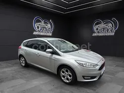 Gris / plata Usado 2016 Ford Focus ST-Line Berlina | 9990 € (Buen precio)