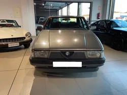 Gris Usado 1989 Alfa Romeo 75 Berlina | 6900 €
