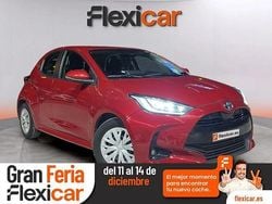 Rojo Usado 2023 Toyota Yaris Hybrid Active Berlina | 20.890 € (Precio justo)