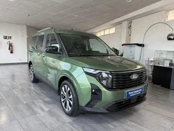 Verde Usado 2024 Ford Tourneo Courier Titanium Monovolumen | 20.995 €