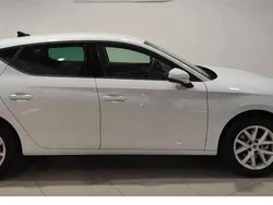 Blanco Usado 2023 Seat Leon Style Utilitario | 20.999 € (Precio justo)