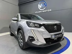 Plateado Usado 2020 Peugeot 2008 Active SUV | 14.500 € (Precio justo)