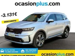 Plateado Usado 2023 Kia Sorento SUV | 30.355 € (Precio justo)