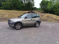 Beige Usado 2001 Nissan Terrano Comfort SUV | 7500 € (Buen precio)