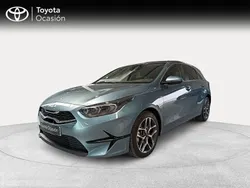 Verde Usado 2023 Kia Ceed Berlina | 19.900 € (Buen precio)