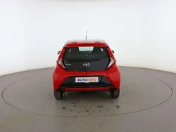 Rojo Usado 2021 Toyota Aygo X-play Utilitario | 10.380 € (Precio justo)