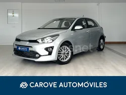 Gris / plata Usado 2023 Kia Rio Berlina | 13.490 € (Precio justo)