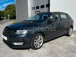Gris / plata Usado 2014 Skoda Rapid Ambition Berlina | 11.990 € (Un poco caro)