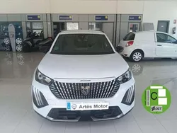 Blanco Usado 2024 Peugeot 2008 Allure SUV | 20.900 € (Un poco caro)