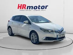 Blanco Usado 2017 Toyota Auris Hybrid Advance Berlina | 15.790 € (Precio justo)