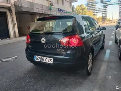 Azul Usado 2004 VW Golf IV Highline Berlina | 4999 € (Caro)