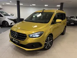 Amarillo Usado 2022 Mercedes T180 Monovolumen | 33.759 € (Caro)