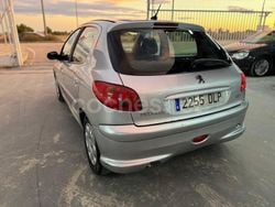 Gris / plata Usado 2006 Peugeot 206 Berlina | 3550 € (Precio justo)