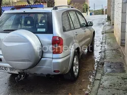 Gris / plata Usado 2001 Toyota RAV4 Sol SUV | 3500 €