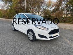Blanco Usado 2015 Ford Fiesta Trend Berlina | 6400 € (Precio justo)