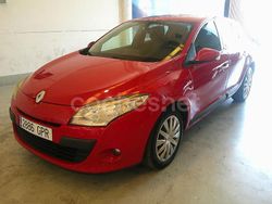 Rojo Usado 2009 Renault Mégane Expression Berlina | 3790 € (Precio justo)