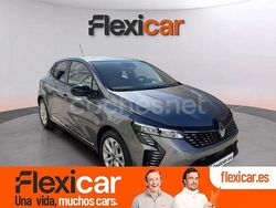 Gris / plata Usado 2025 Renault Clio V Evolution Berlina | 19.490 € (Precio justo)