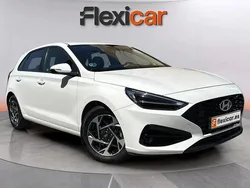 Blanco Usado 2024 Hyundai i30 Berlina | 18.990 € (Precio justo)