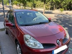 Rojo Usado 2006 Renault Clio II Privilege Berlina | 4000 € (Precio justo)