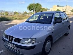 Gris / plata Usado 2001 Seat Ibiza Stella Berlina | 1999 € (Precio justo)