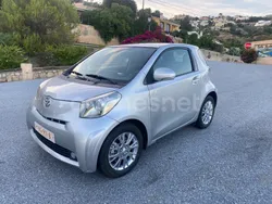 Gris / plata Usado 2011 Toyota iQ Utilitario | 5900 €