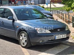 Gris / plata Usado 2001 Ford Mondeo Ghia Berlina | 1000 € (Super precio)