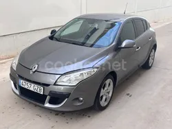 Gris / plata Usado 2010 Renault Mégane III Privilege Berlina | 3990 € (Precio justo)