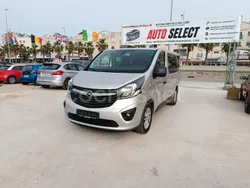 Gris / plata Usado 2017 Opel Vivaro Van | 17.900 € (Precio justo)