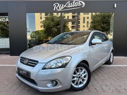 Gris / plata Usado 2008 Kia ProCeed Active Utilitario | 6499 €