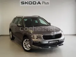 Gris Nuevo 2025 Skoda Kamiq Sport SUV | 24.400 € (Precio justo)