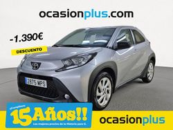 Gris Usado 2024 Toyota Aygo Play Utilitario | 14.550 € (Precio justo)