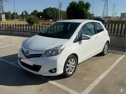 Blanco Usado 2013 Toyota Yaris City Berlina | 5700 € (Un poco caro)