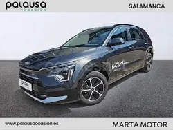 Blanco Usado 2025 Kia Niro SUV | 27.900 € (Un poco caro)