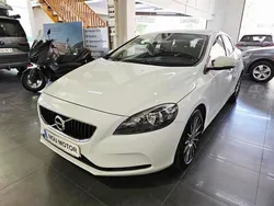 Blanco Usado 2017 Volvo V40 Momentum Familiar | 18.900 € (Precio justo)