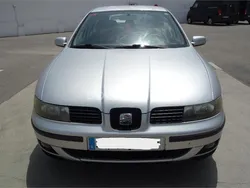 Gris / plata Usado 2002 Seat Leon Berlina | 1600 € (Buen precio)