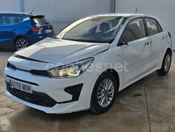 Blanco Usado 2023 Kia Rio Berlina | 6500 €
