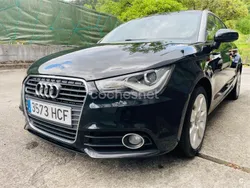 Negro Usado 2011 Audi A1 Attraction Utilitario | 7899 € (Un poco caro)