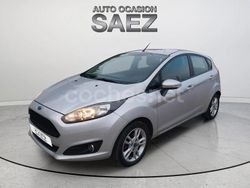 Gris / plata Usado 2016 Ford Fiesta Trend Berlina | 8900 €