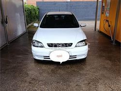 Blanco Usado 2003 Opel Astra Comfort Berlina | 1750 € (Precio justo)