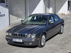 Gris / plata Usado 2004 Jaguar XJ8 Classic Berlina | 8999 €