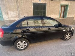 Negro Usado 2007 Hyundai Accent Berlina | 900 €