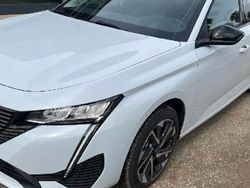 Blanco okenite Usado 2024 Peugeot 308 Allure Familiar | 25.380 € (Buen precio)