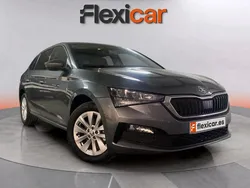 Gris Usado 2023 Skoda Scala Selection Utilitario | 15.490 € (Buen precio)