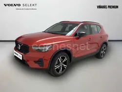 Rojo Usado 2023 Volvo XC40 Plus SUV | 33.990 € (Precio justo)