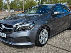 Gris / plata Usado 2016 Mercedes A180 Urban Berlina | 18.900 € (Caro)