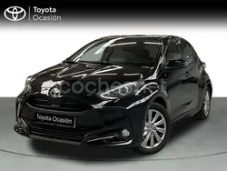 Negro Usado 2024 Toyota Yaris Hybrid Active Berlina | 21.400 € (Precio justo)