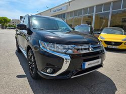 Negro Usado 2016 Mitsubishi Outlander P-HEV SUV | 13.990 € (Precio justo)