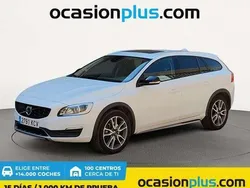 Blanco Usado 2017 Volvo V60 CC Momentum Familiar | 17.990 € (Precio justo)