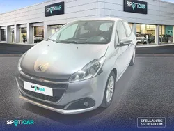 Gris Usado 2019 Peugeot 208 Signature Sky Utilitario | 8950 € (Precio justo)